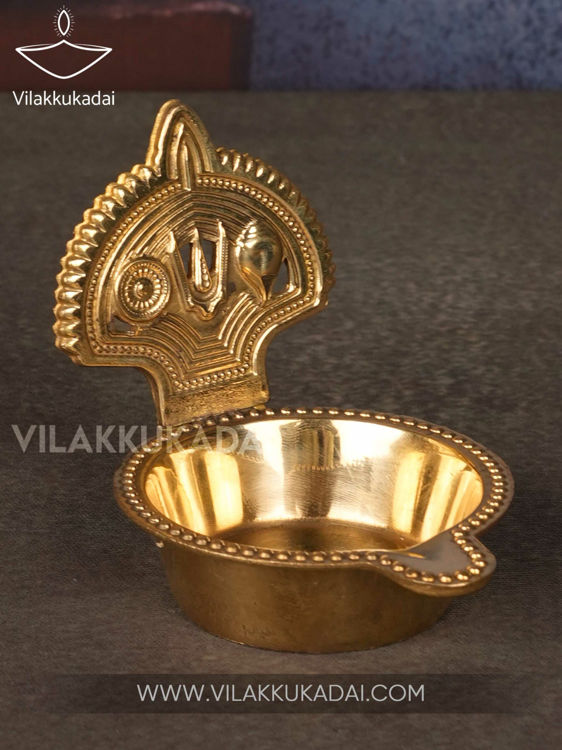 Sangu Chakra Naama Deepam vilakku-3