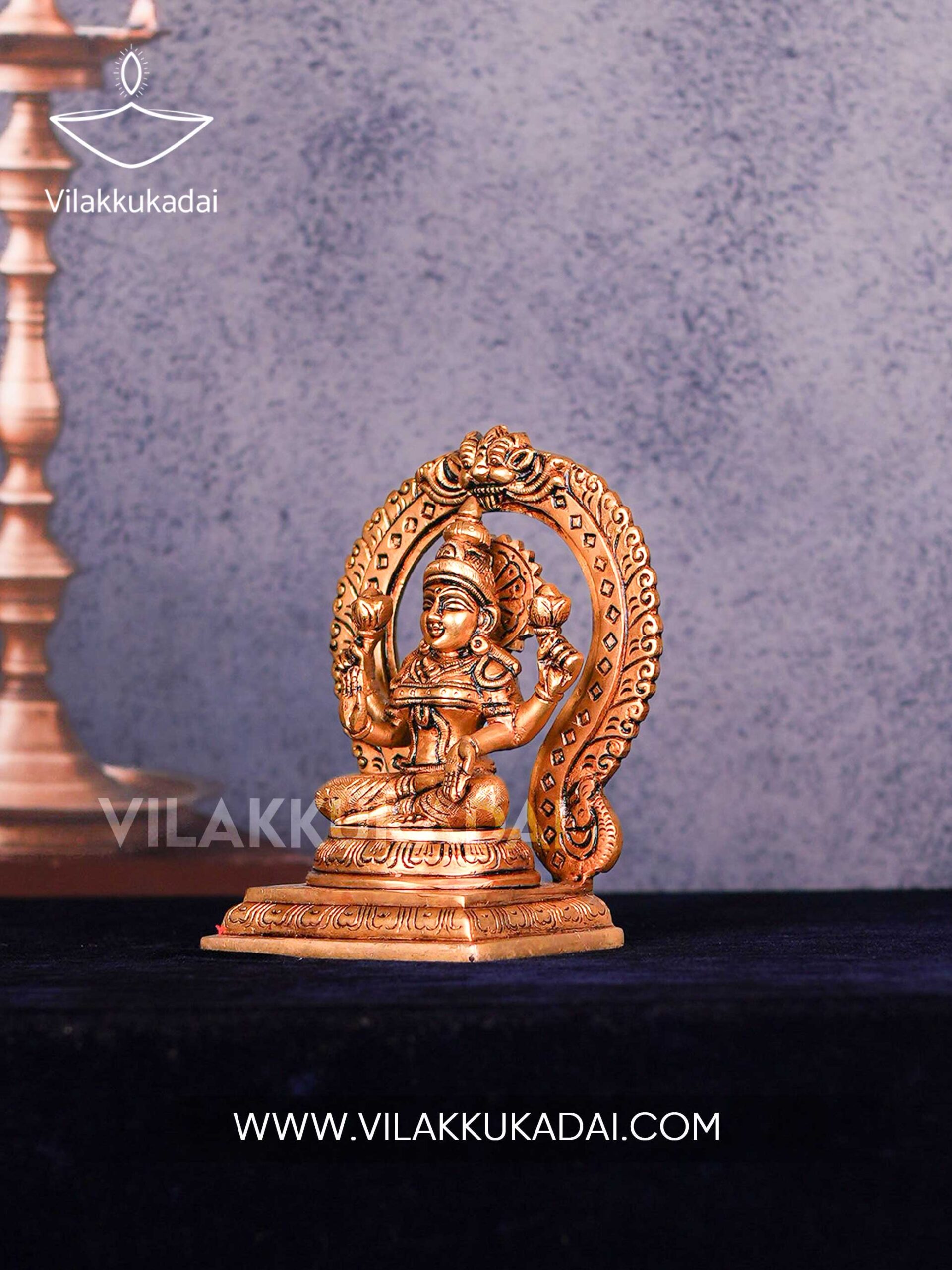 lakshmi-with-thiruvachi-3