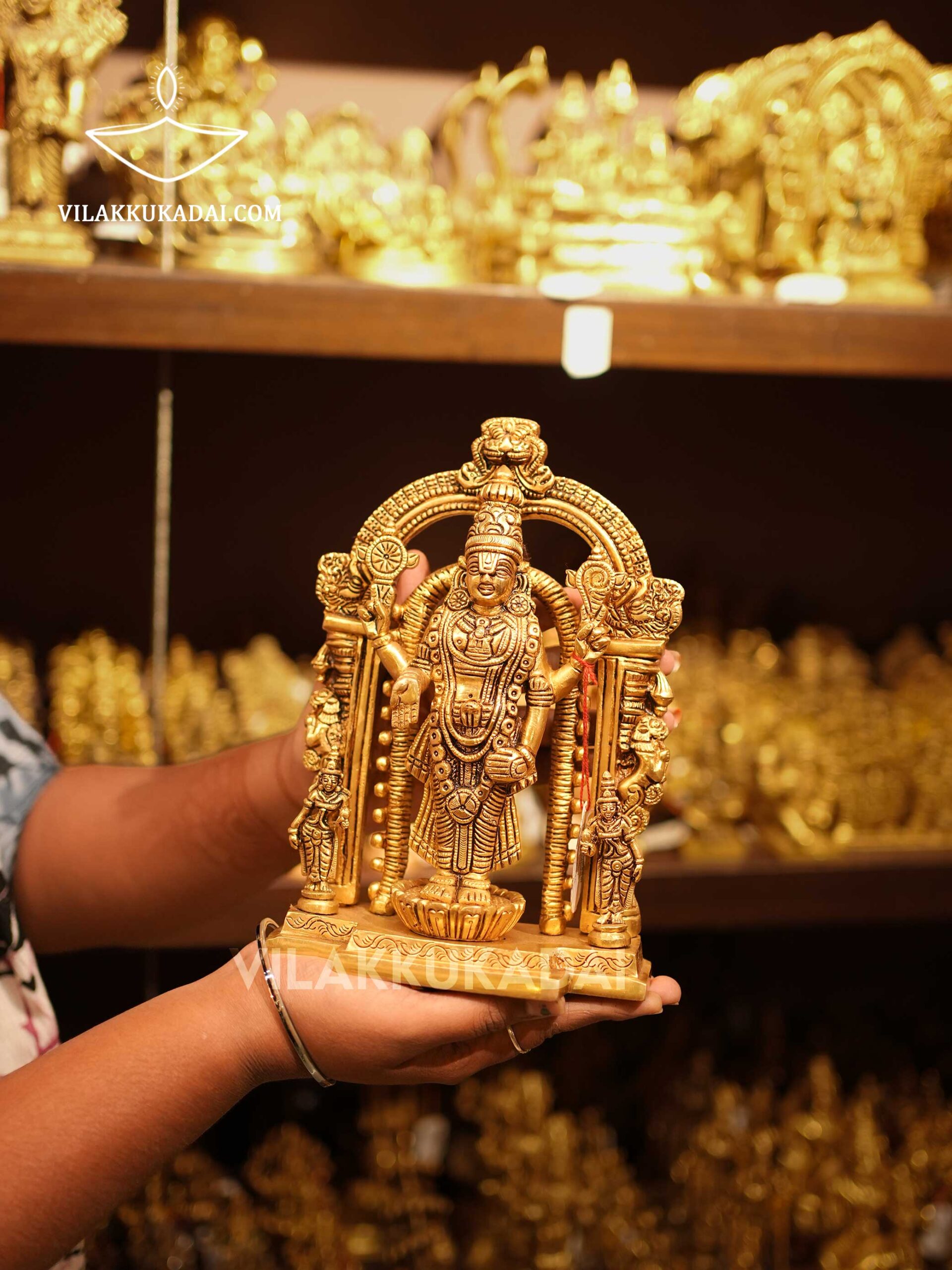 Perumal-with-thiruvachi-4